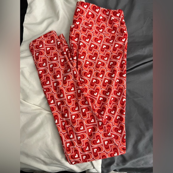 LuLaRoe OS Valentine's Stacked Hearts Red Pink White Leggings Love Soft Classic - Picture 1 of 4